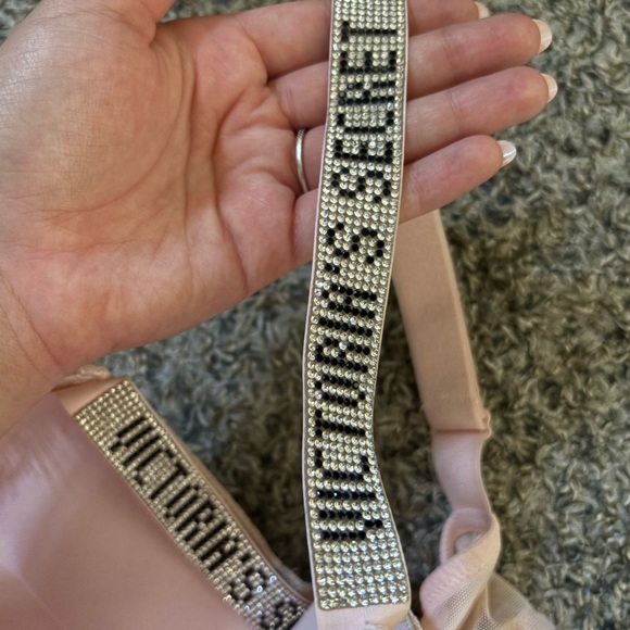 Woman’s Victoria’s Secret Bombshell Bra - Picture 3 of 5